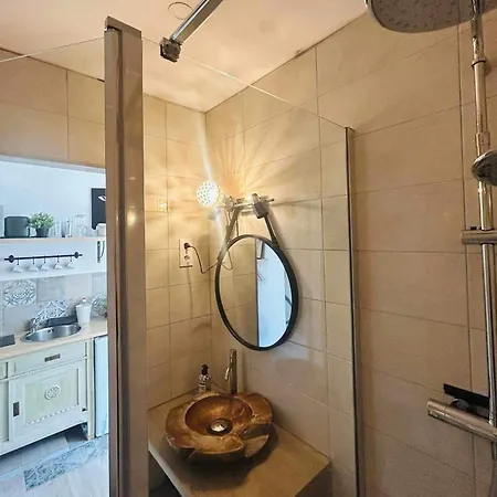 7 Eden Apartment *